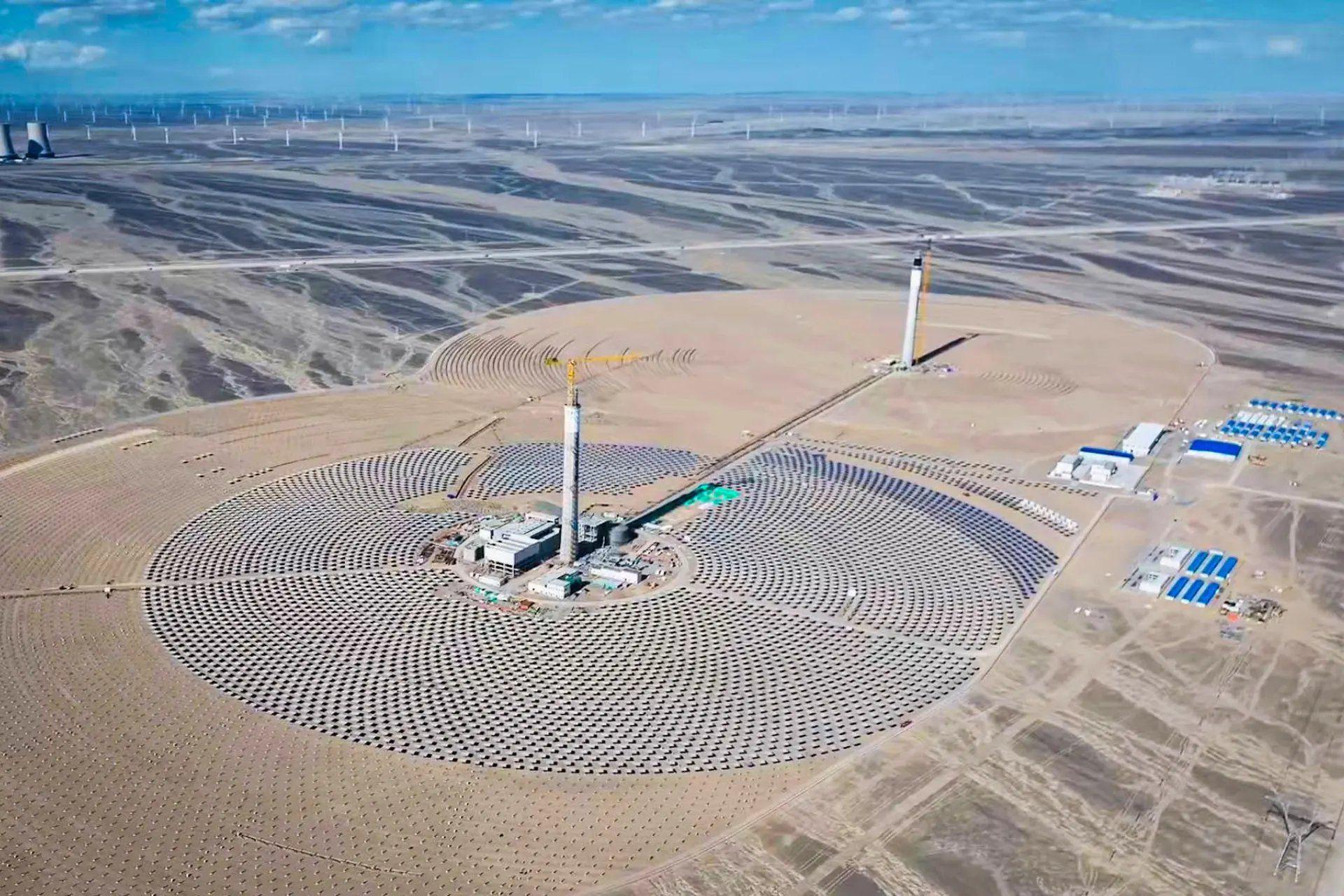 The World's First Dual-tower Solar Plant Unveiled